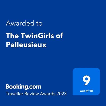 The Twingirls Of Palleusieux Pre-Saint-Didier Bagian luar foto